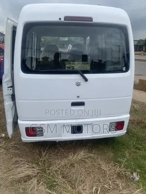 Suzuki Every Wagon 2005 White