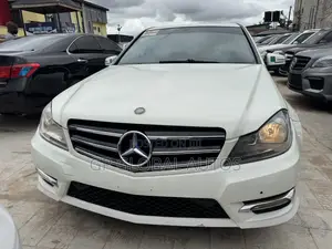 Mercedes-Benz C300 Sport Sedan RWD (3.0L 6cyl 6M) 2010 White