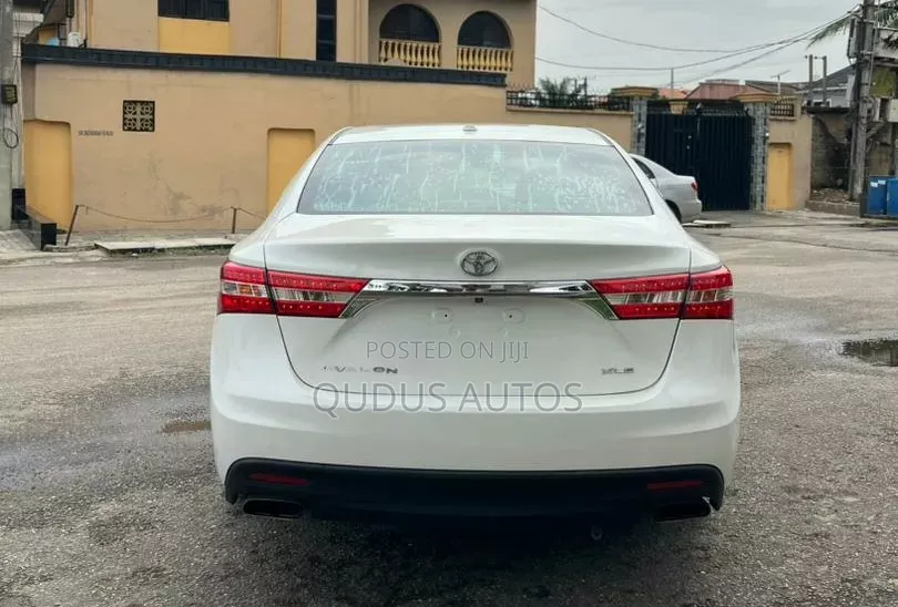 Toyota Avalon 2014 White