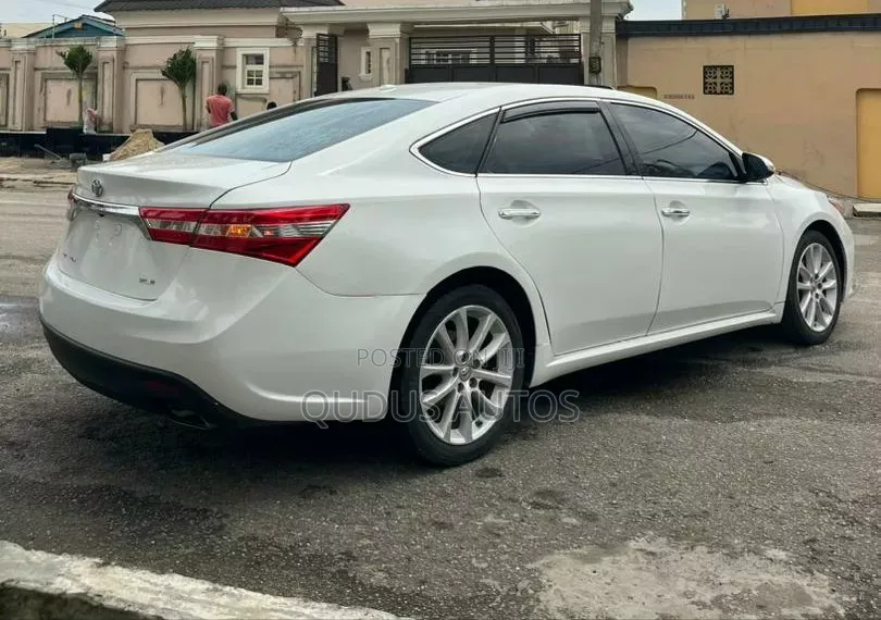 Toyota Avalon 2014 White