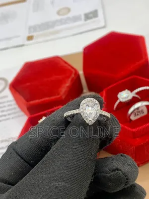 VVS Moissanite Diamond Engagement and Wedding Rings in Stock 
