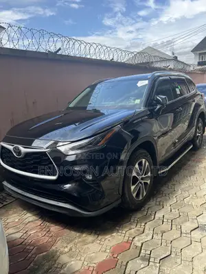 Toyota Highlander XLE 2021 Black