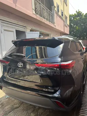 Toyota Highlander XLE 2021 Black