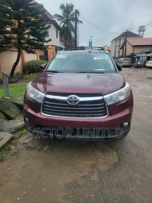 Toyota Highlander XLE 4dr SUV AWD (3.5L 6cyl 6A) 2015 Maroon