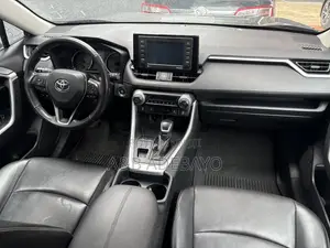 Toyota RAV4 2021 Gray