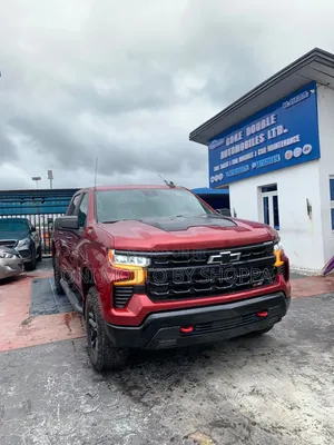 Chevrolet Silverado 2023 Red