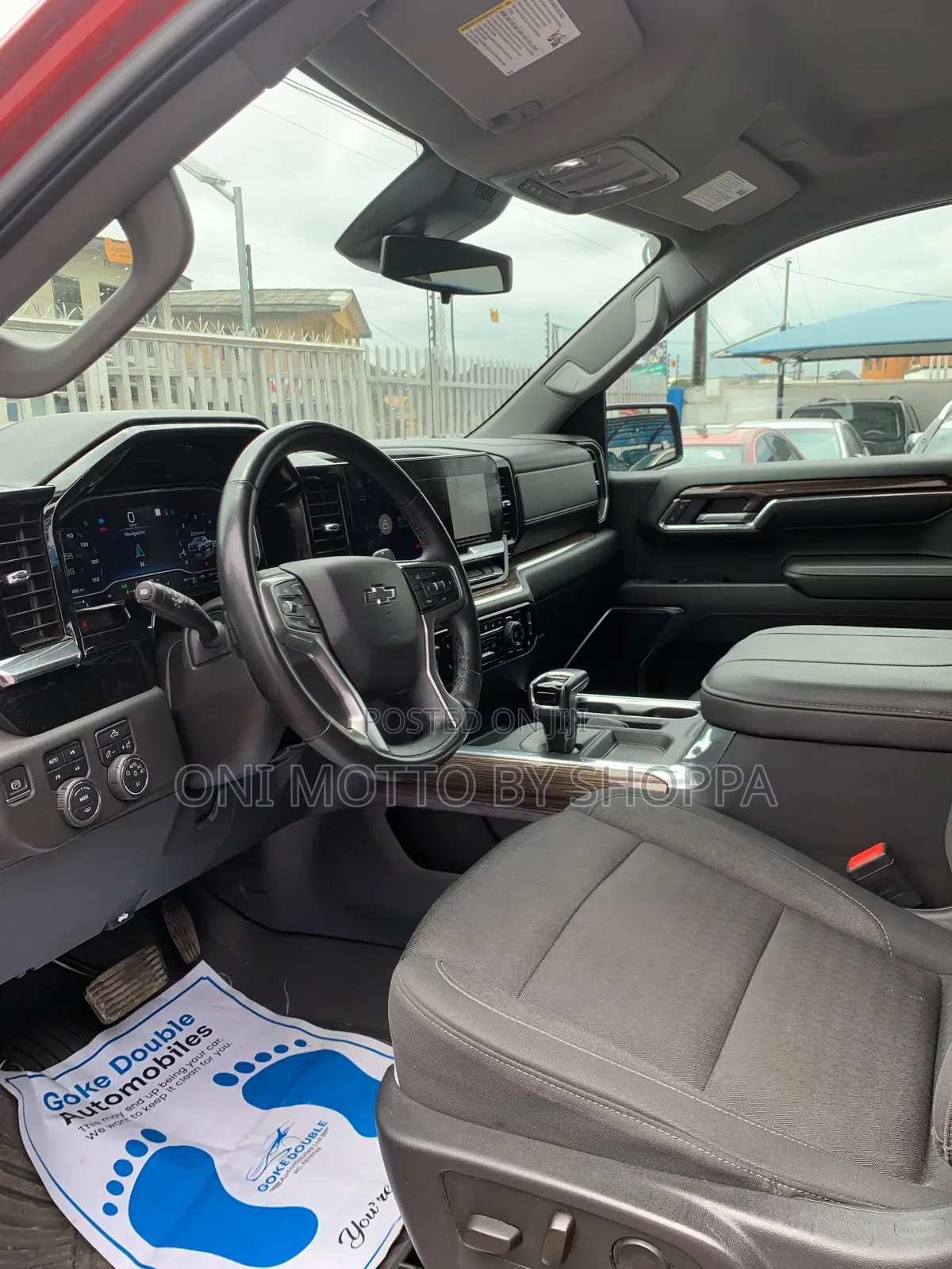 Chevrolet Silverado 2023 Red