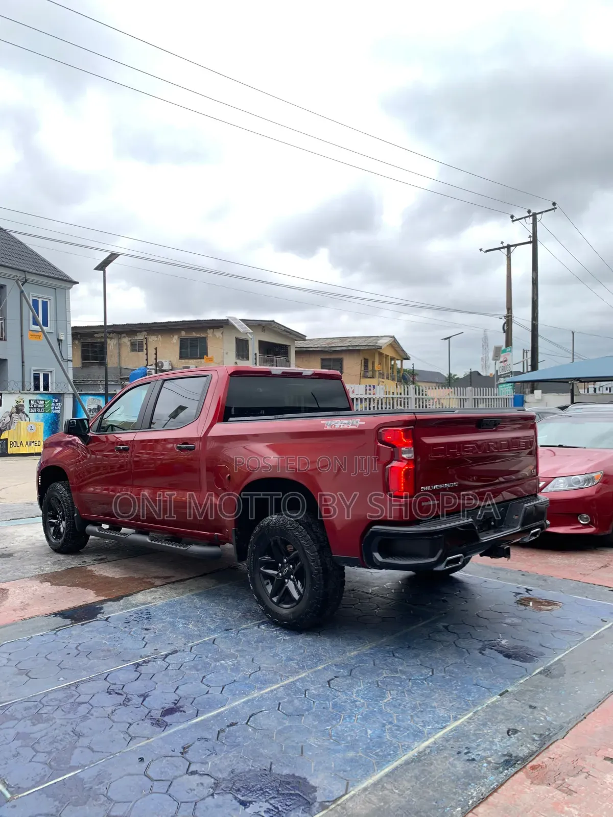 Chevrolet Silverado 2023 Red