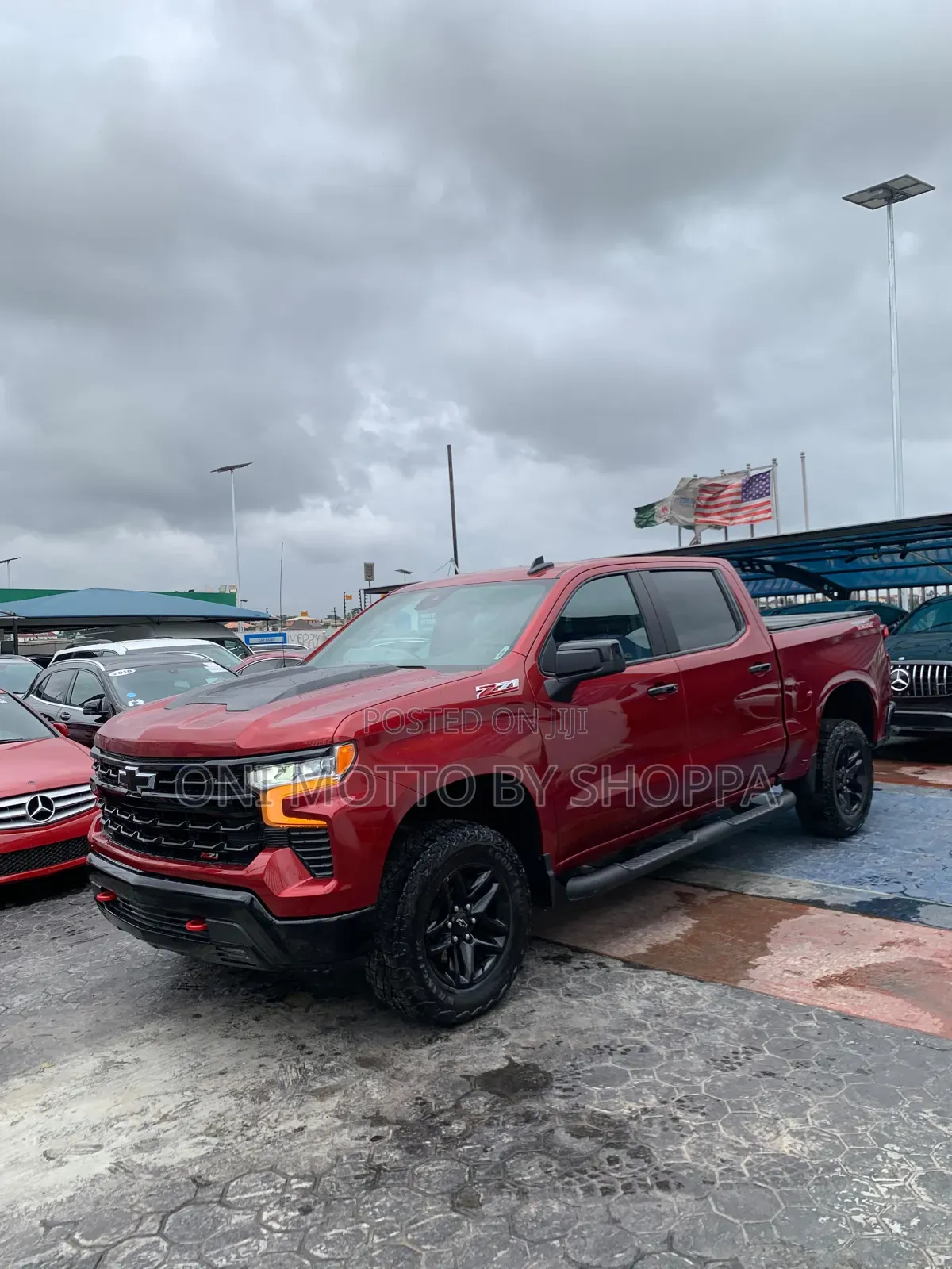 Chevrolet Silverado 2023 Red