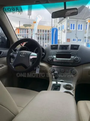 Toyota Highlander SE 2012 Black