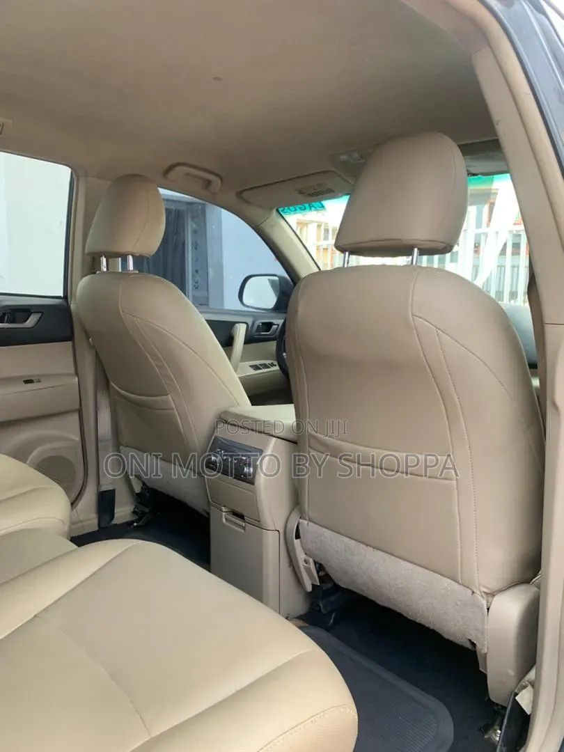 Toyota Highlander SE 2012 Black