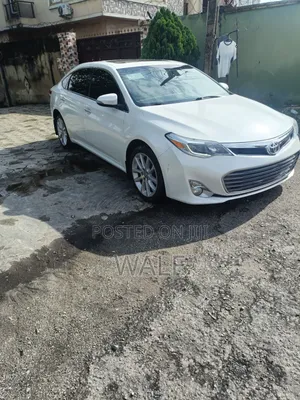 Toyota Avalon Limited 4dr Sedan (3.5L 6cyl 6A) 2014 Silver