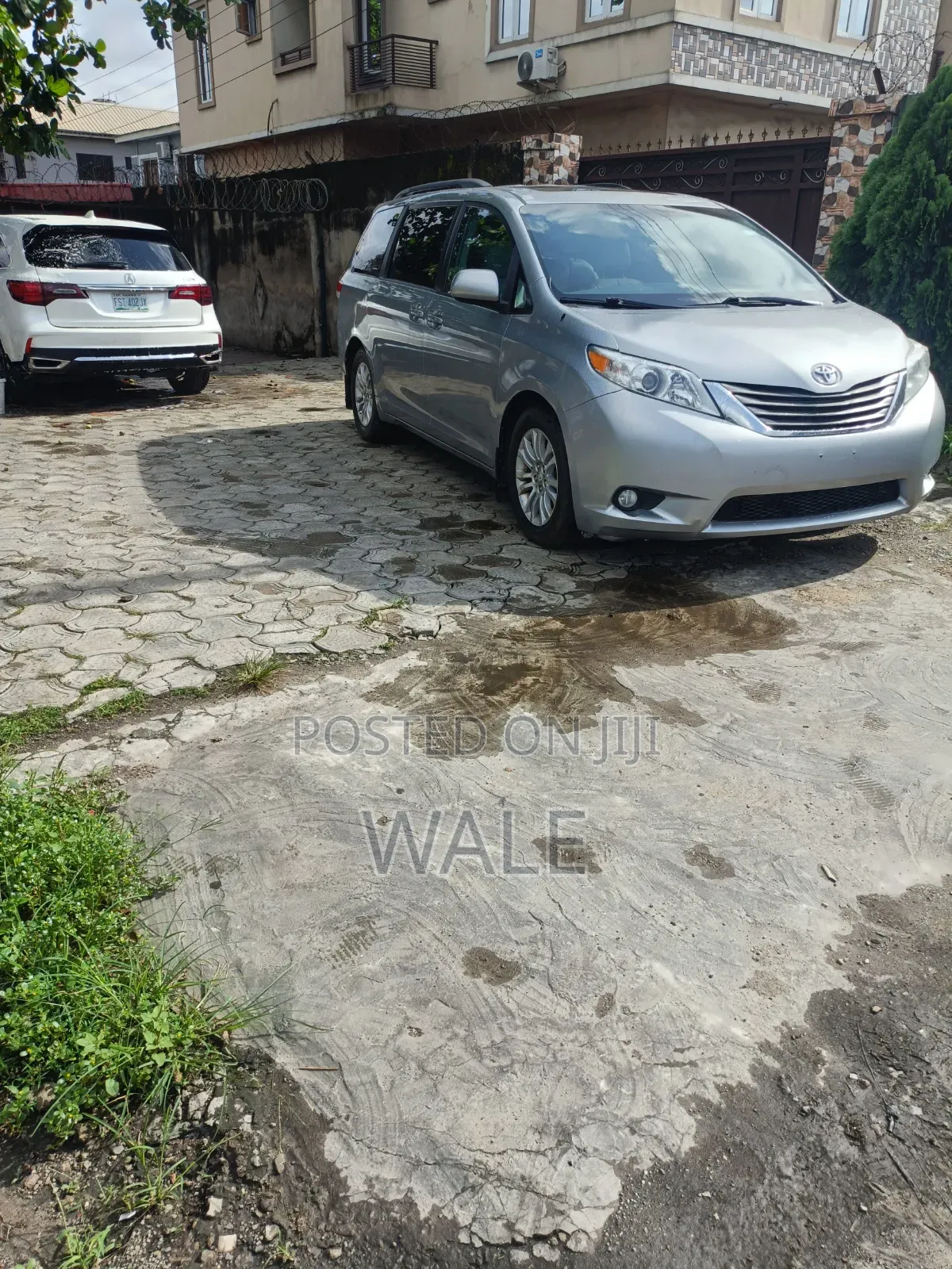 Toyota Sienna 2011 Silver
