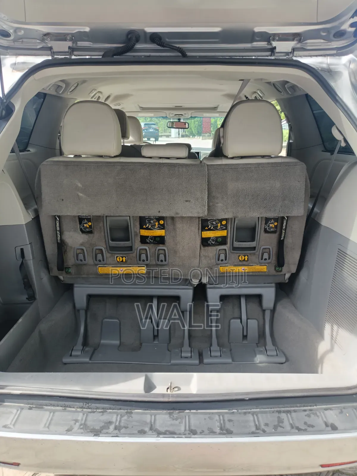 Toyota Sienna 2011 Silver