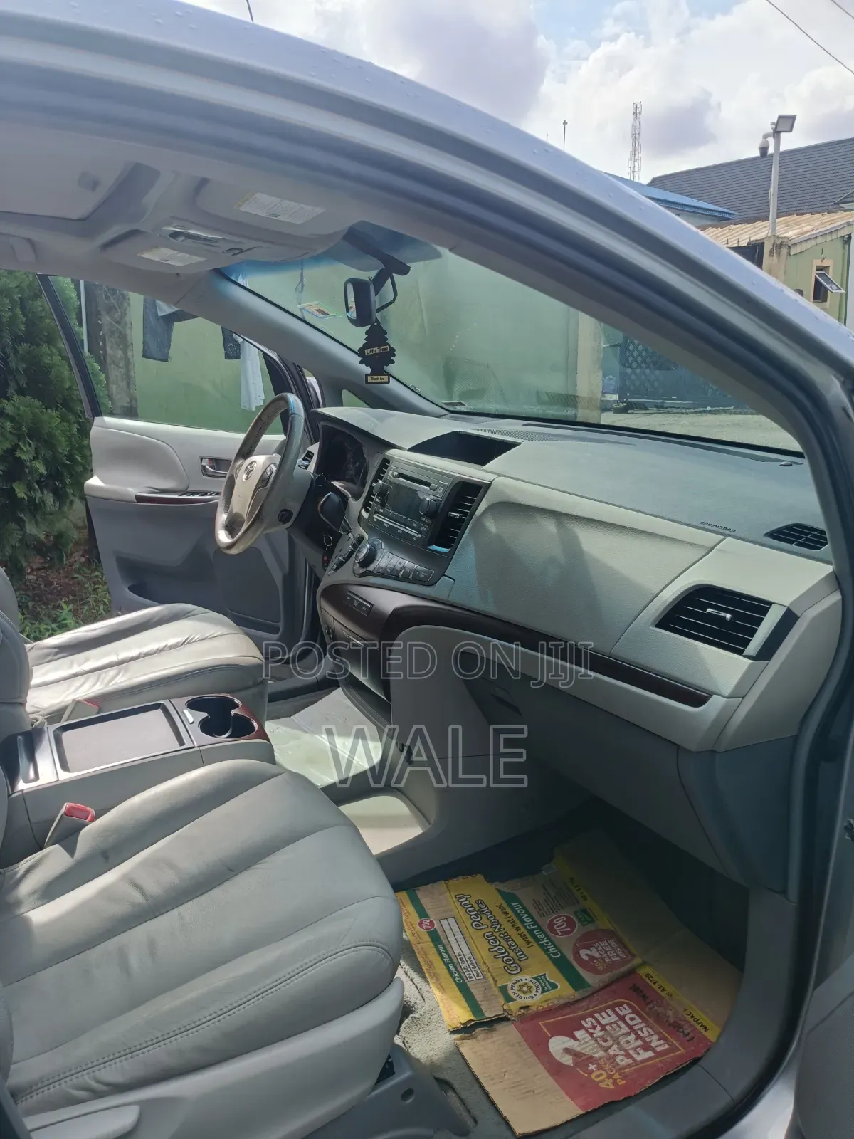 Toyota Sienna 2011 Silver