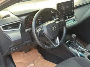 Toyota Corolla SE (1.8L 4cyl 2A) 2019 Silver