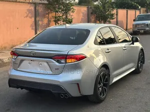 Toyota Corolla SE (1.8L 4cyl 2A) 2019 Silver