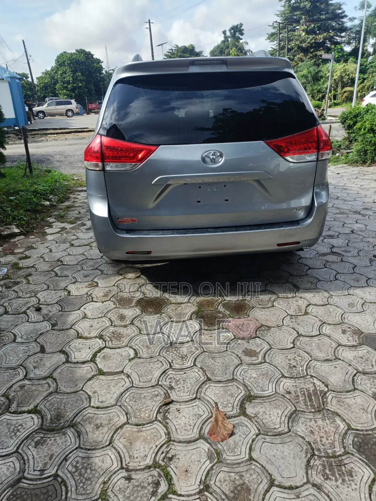 Toyota Sienna 2011 Silver
