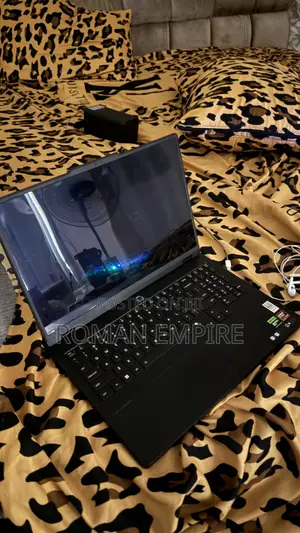 Laptop Lenovo Legion 5 32GB Intel Core Ultra 7 SSD 1T