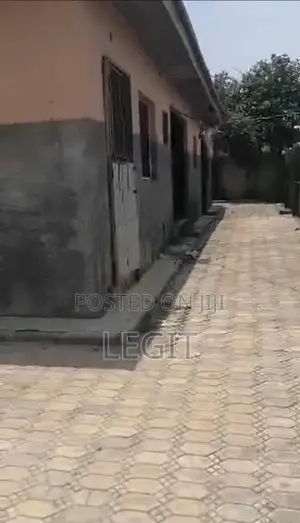 3bdrm Bungalow in Lugbe District for sale