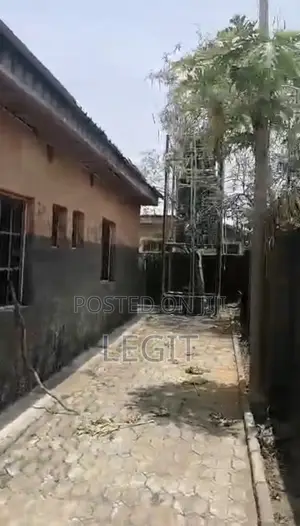 3bdrm Bungalow in Lugbe District for sale