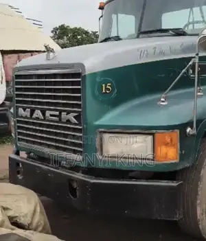 Mack CH Single Axle Truck Head and Flat Bed Trailer for Sale