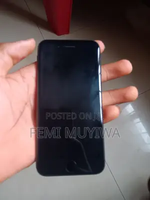 Apple iPhone 7 32 GB Black