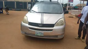 Toyota Sienna 2005