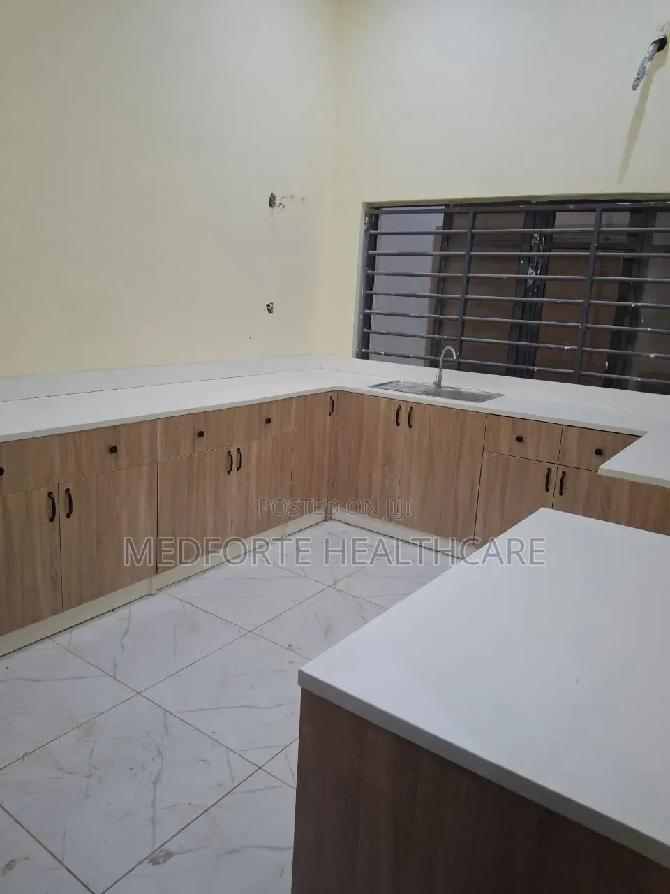 Laboratory Workstation Design and Construction