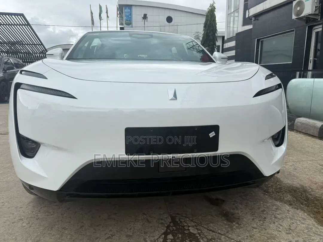 New Avatr 11 2025 White