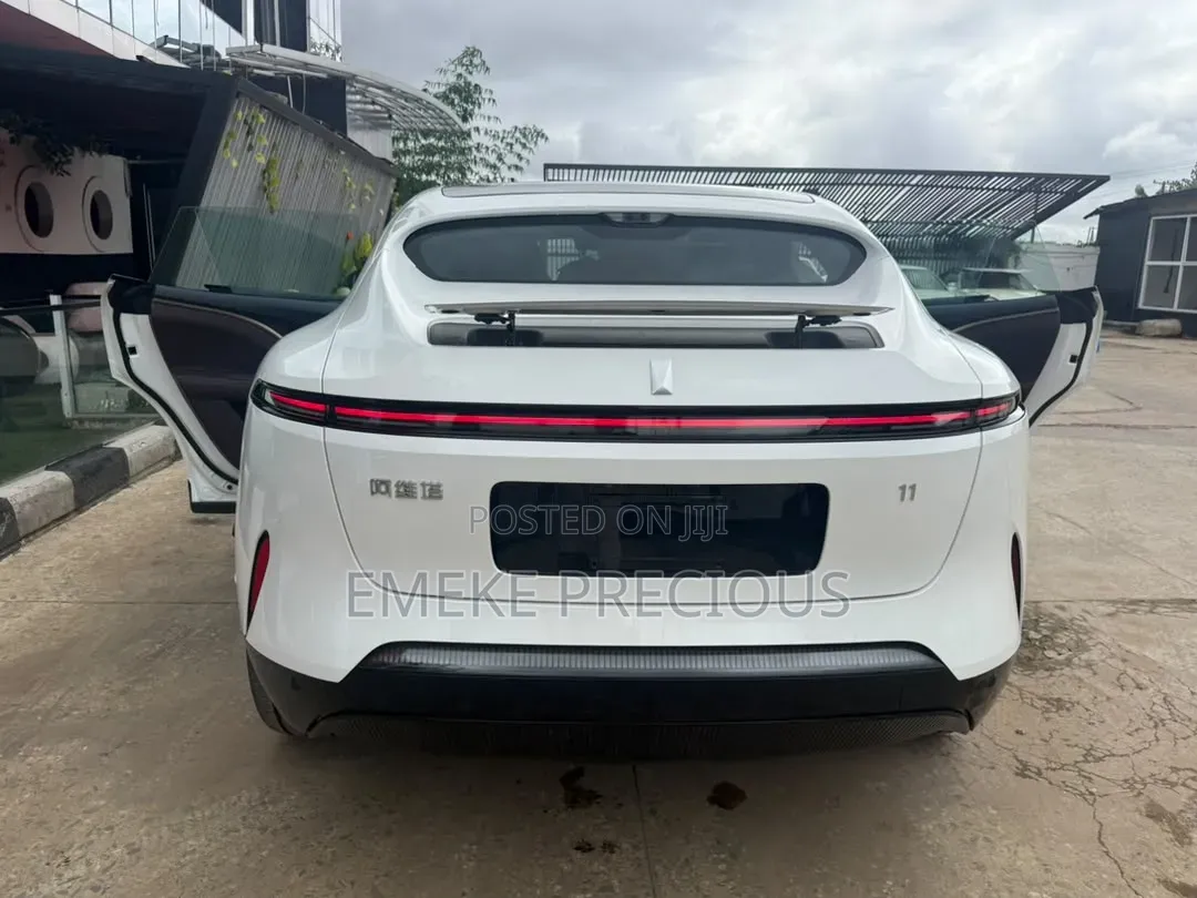 New Avatr 11 2025 White