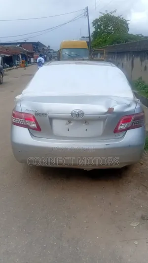 Toyota Camry 2011 Silver