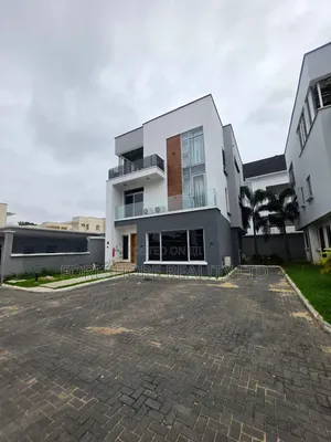 5bdrm House in Ikeja Gra for sale