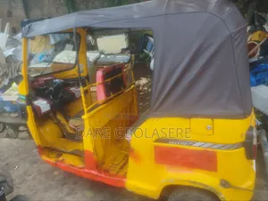 TVS King Deluxe Plus iTouch Start 2022 Yellow