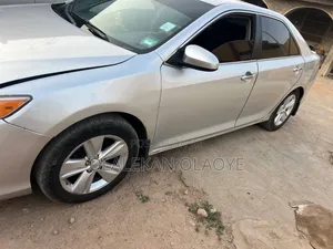 Toyota Camry LE 4dr Sedan (2.5L 4cyl 6A) 2012 Silver