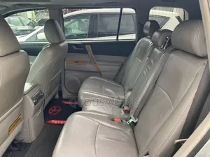 Toyota Highlander 2012 Silver