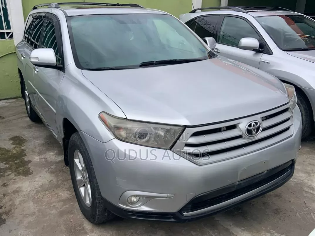 Toyota Highlander 2012 Silver