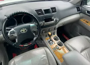 Toyota Highlander 2012 Silver