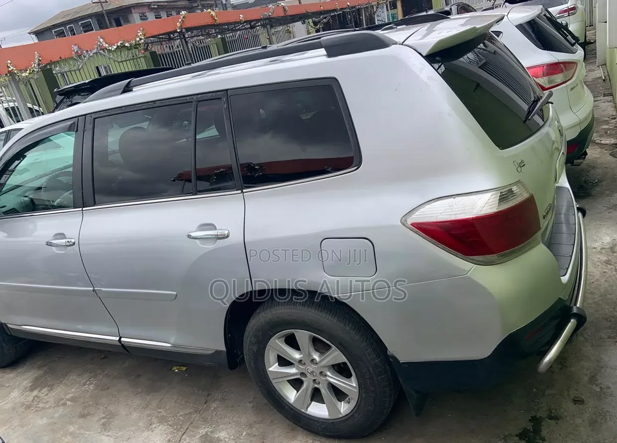 Toyota Highlander 2012 Silver