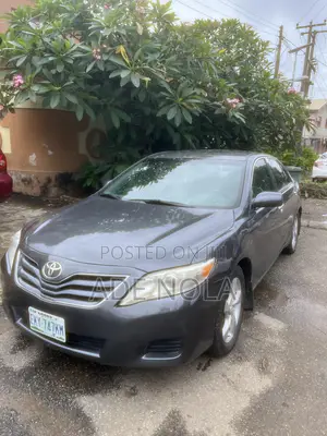 Toyota Camry LE 4dr Sedan (2.5L 4cyl 6AM) 2010 Gray