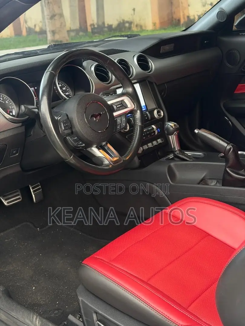 Ford Mustang 2019 White