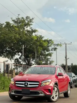 Mercedes-Benz GLA 250 2015 Red