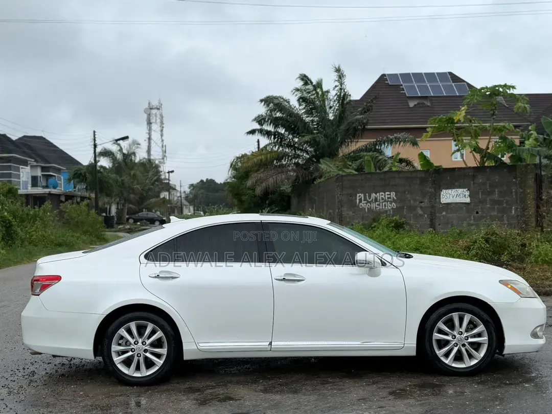 Lexus ES 2012 White