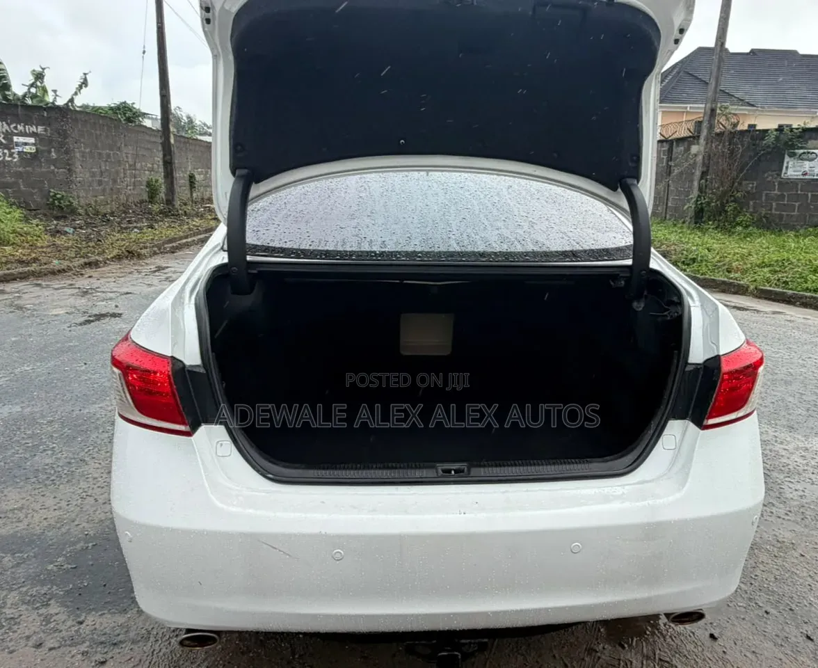 Lexus ES 2012 White