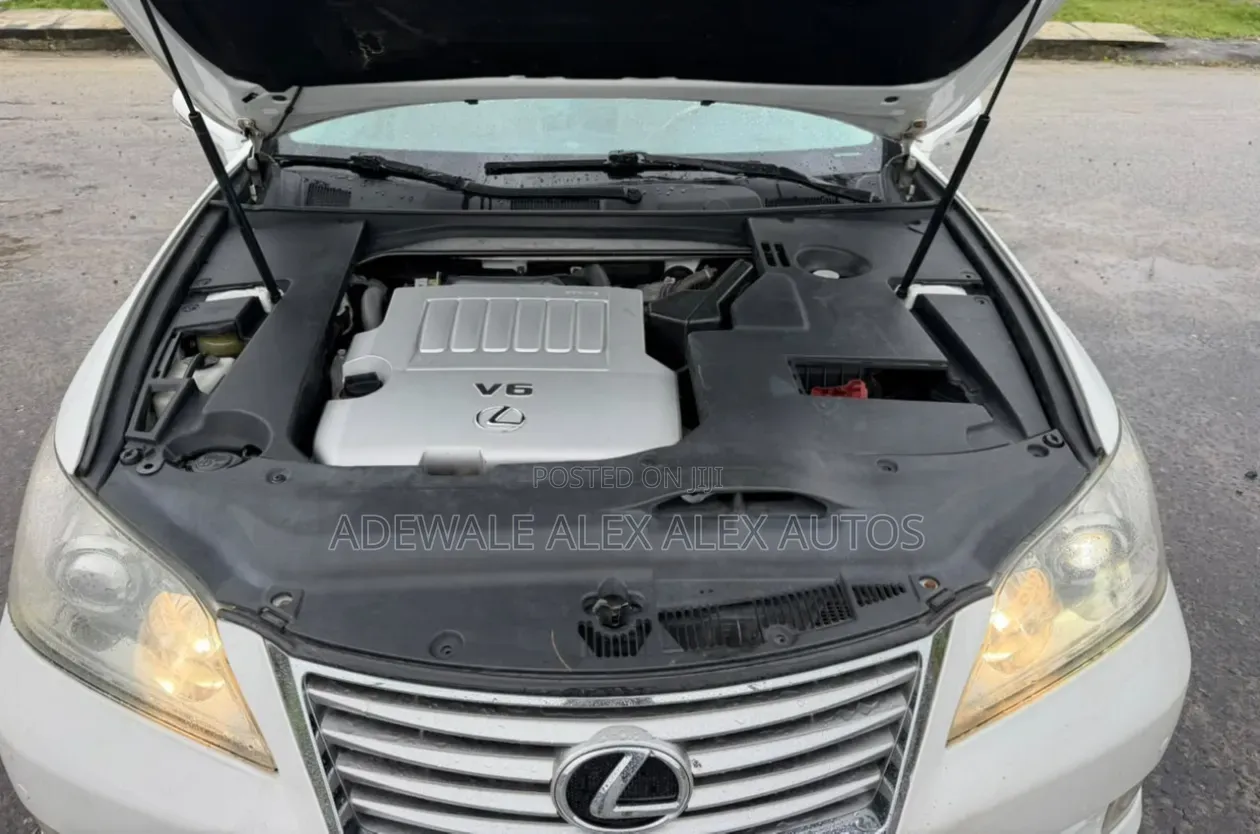 Lexus ES 2012 White