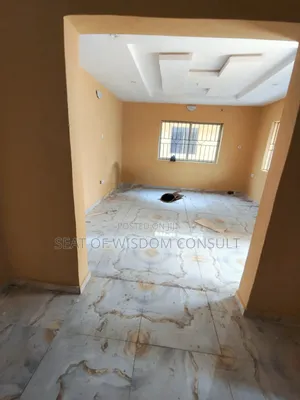 2bdrm Block of Flats in Itesiwaju Estate, Ibadan Polytechnic/University