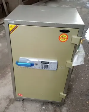 Heavy-Duty Fireproof and Burglary-Resistant Safe With Digital Lock Key