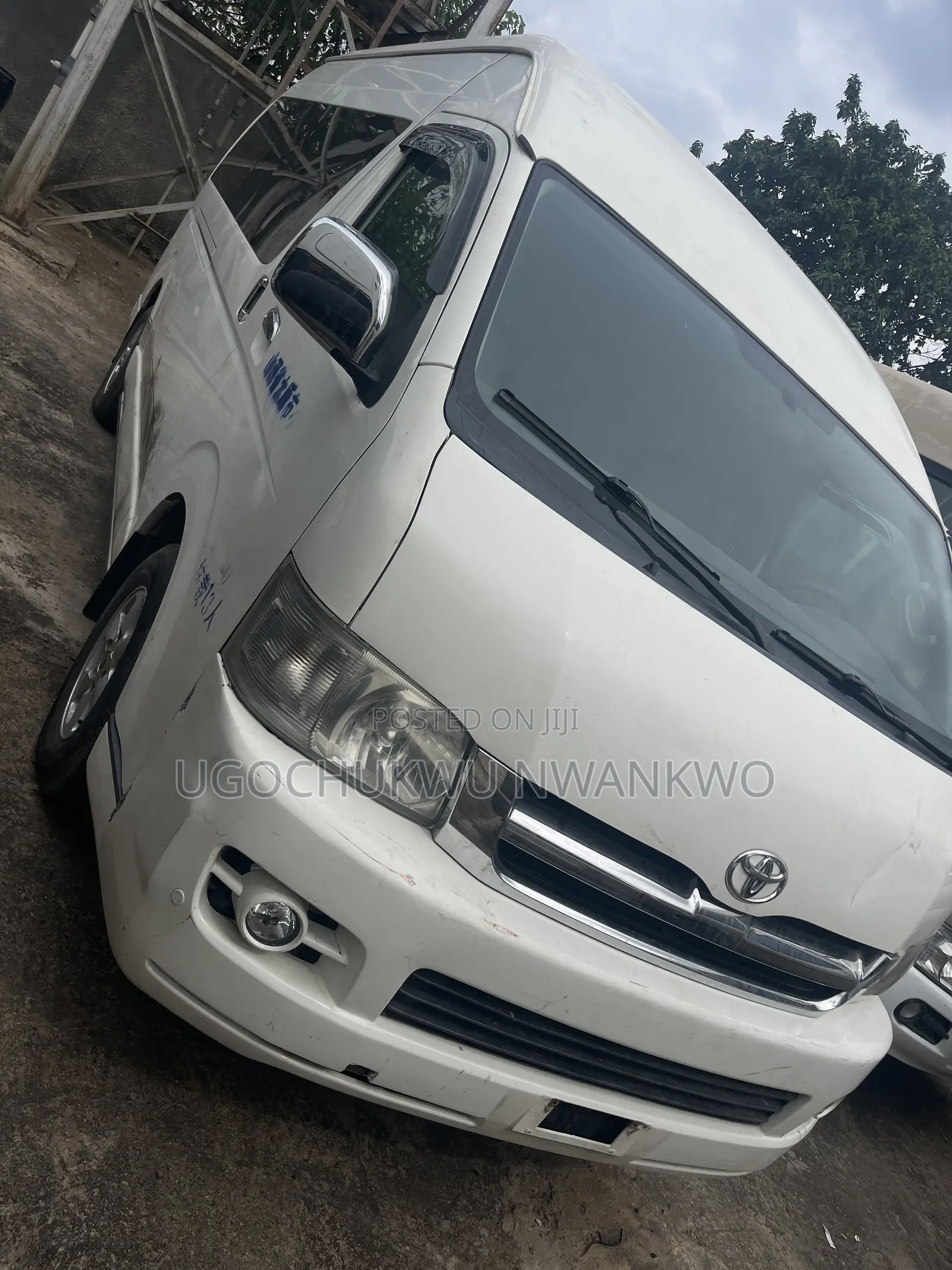 Toyota HiAce 2015 White