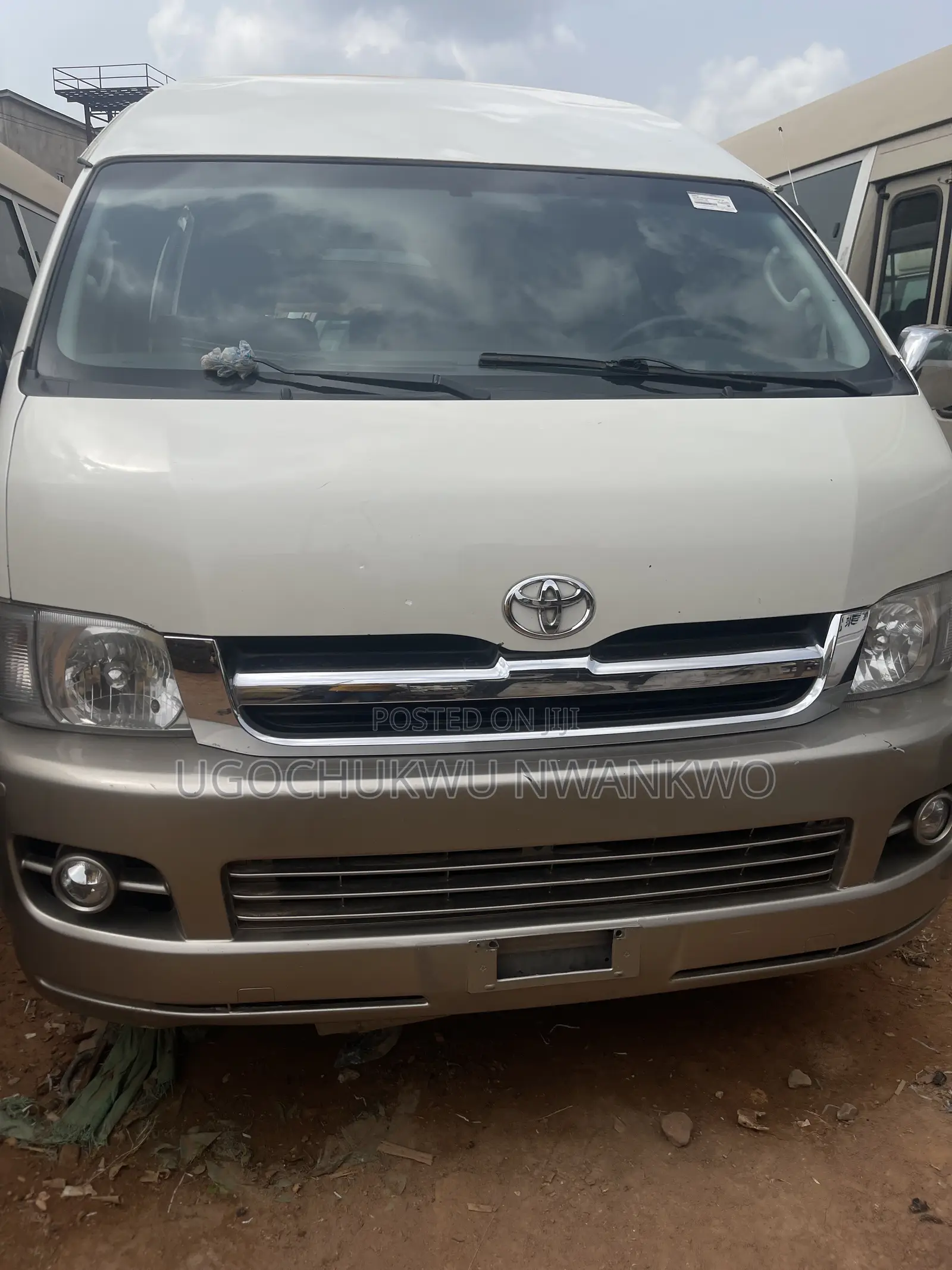 Toyota HiAce 2015 White