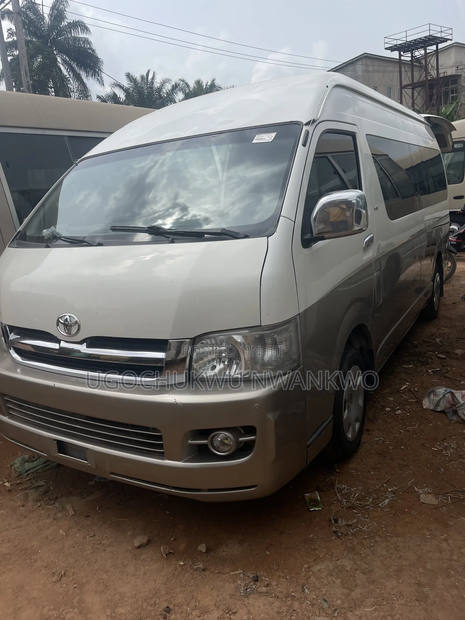 Toyota HiAce 2015 White